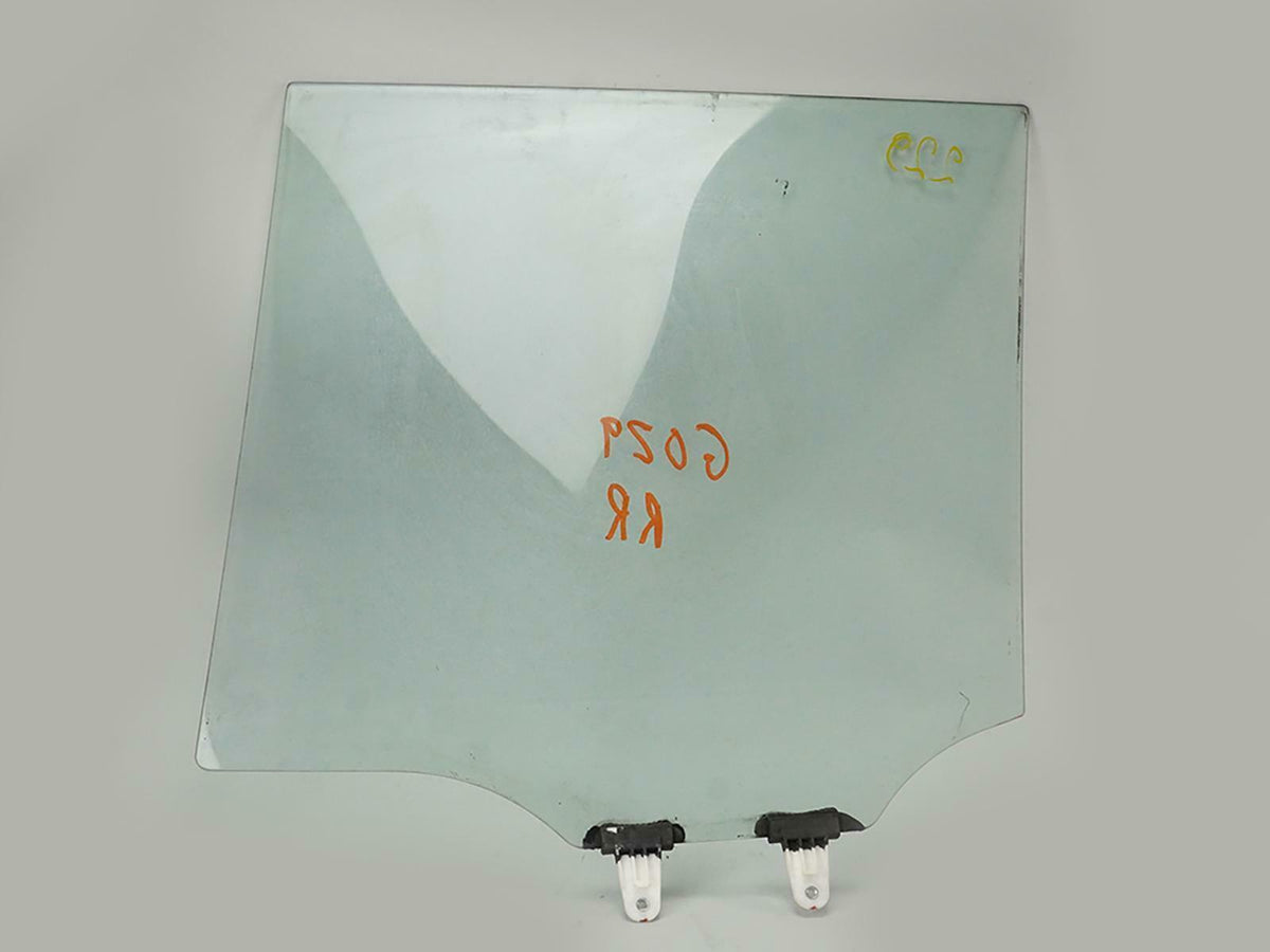 2006 - 2013 Suzuki Grand Vitara Glass Window Door Rear Passenger 8450365J00 OEM