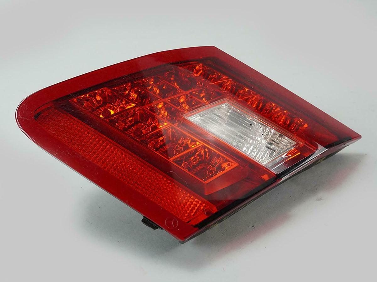 2010 - 2013 Mercedes Benz E Class W212 E350 Taillight Brake Stop Lamp Right OEM