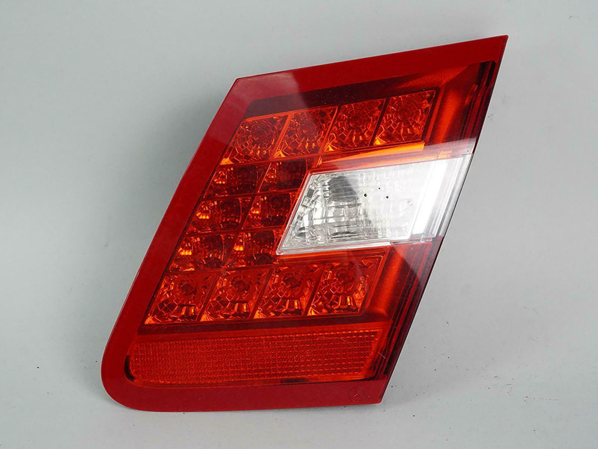 2010 - 2013 Mercedes Benz E Class W212 E350 Taillight Brake Stop Lamp Right OEM