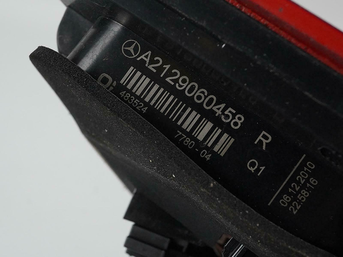 2010 - 2013 Mercedes Benz E Class W212 E350 Taillight Brake Stop Lamp Right OEM