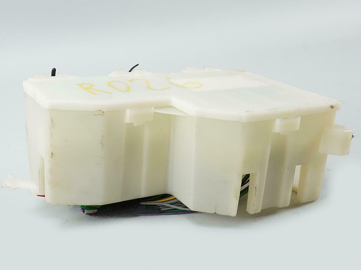 08-12 Land Rover LR2 3.2L Fuse Relay Junction Box Block Unit Front OEM