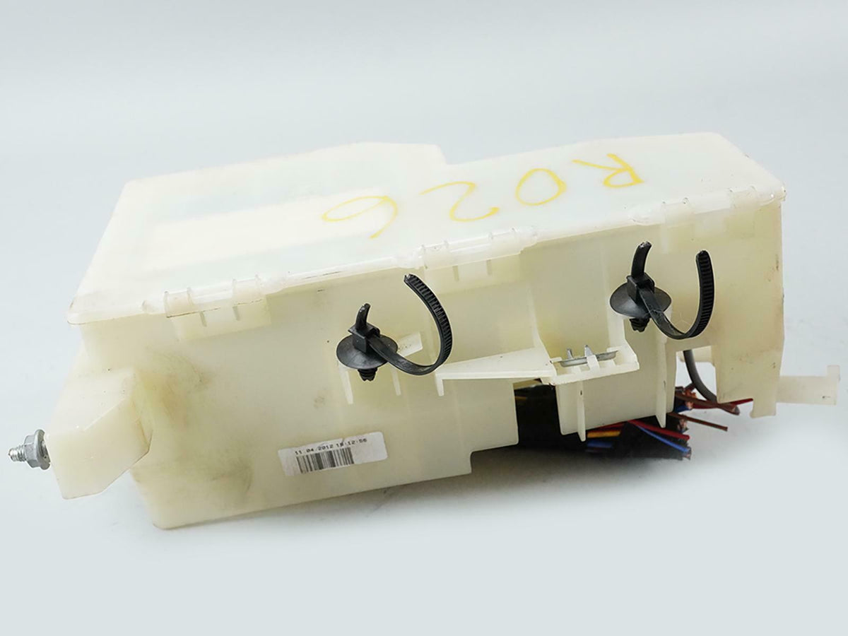 08-12 Land Rover LR2 3.2L Fuse Relay Junction Box Block Unit Front OEM