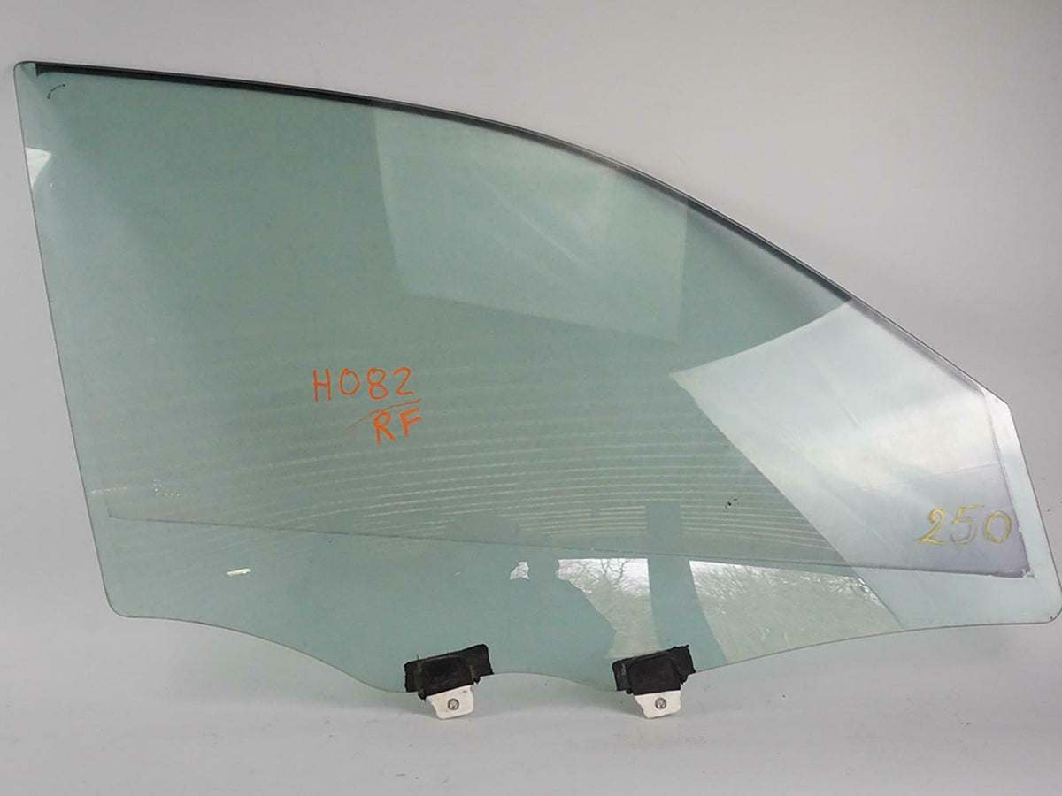 2000 - 2005 Chevrolet Impala Door Glass Window Front Passenger DD09620GTN OEM