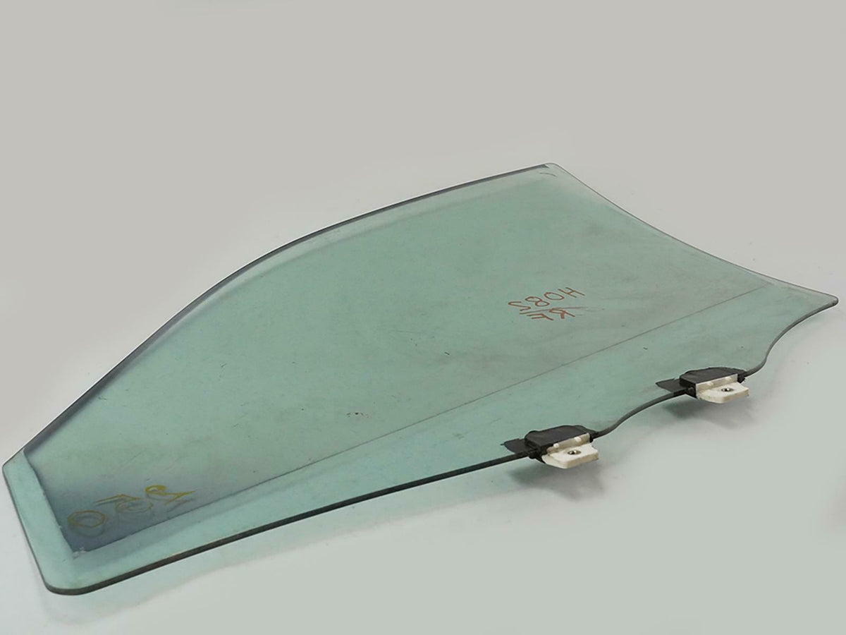 2000 - 2005 Chevrolet Impala Door Glass Window Front Passenger DD09620GTN OEM