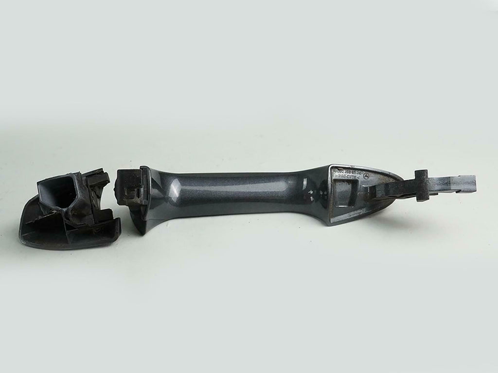  2008 - 2011 Mercedes Benz C Class W204 Door Handle Exterior Passenger Right, used