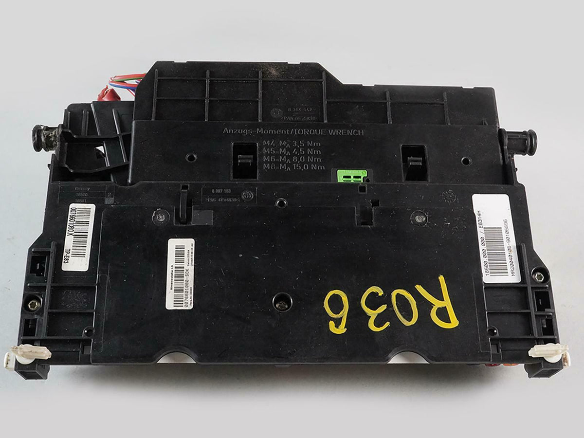 2004 - 2006 Bmw X3 E83 Fuse Relay Box Board Distribution Panel Unit OEM