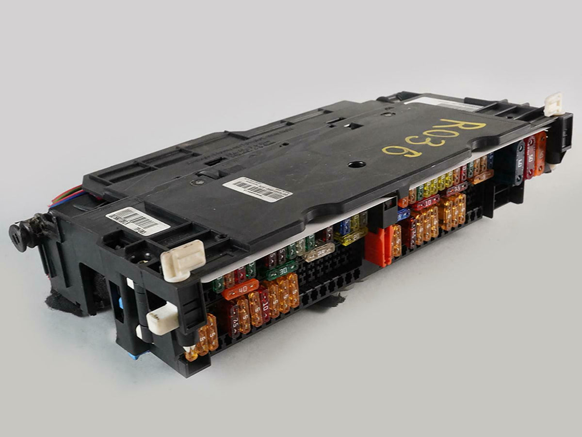 2004 - 2006 Bmw X3 E83 Fuse Relay Box Board Distribution Panel Unit OEM