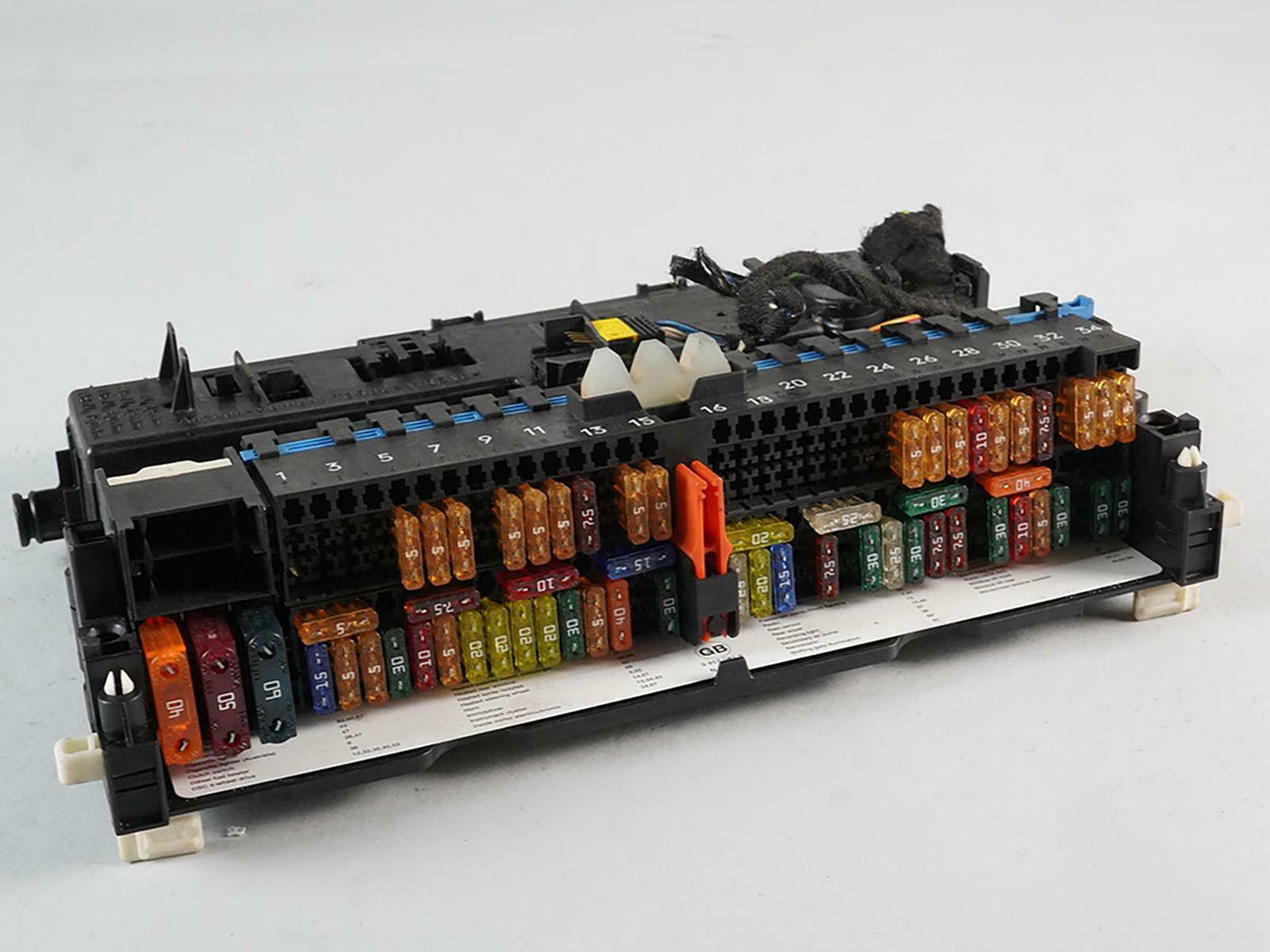 2004 - 2006 Bmw X3 E83 Fuse Relay Box Board Distribution Panel Unit OEM