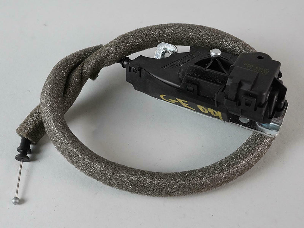  2008 - 2014 Mercedes C Class W204 Trunk Lid Latch Lock Actuator A2047500185 OEM, used