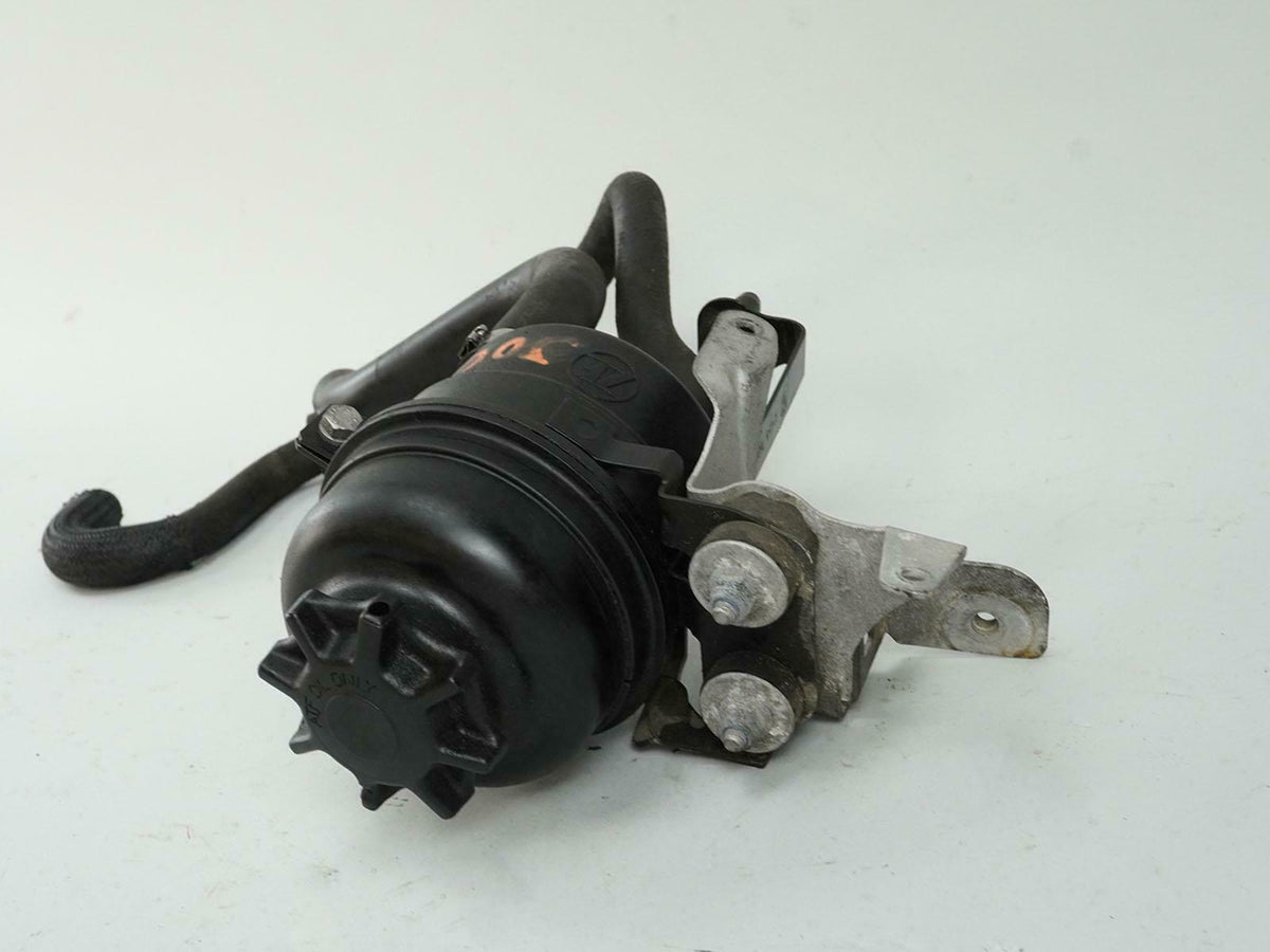 2004 - 2007 Bmw 5 Series E60 Power Rack Pinion Reservoir Fluid Tank Unit OEM