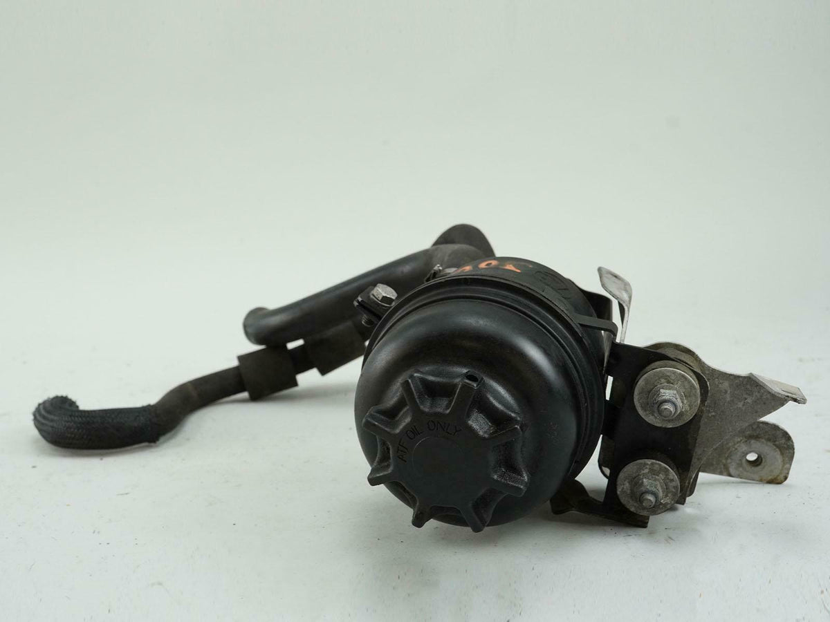 2004 - 2007 Bmw 5 Series E60 Power Rack Pinion Reservoir Fluid Tank Unit OEM