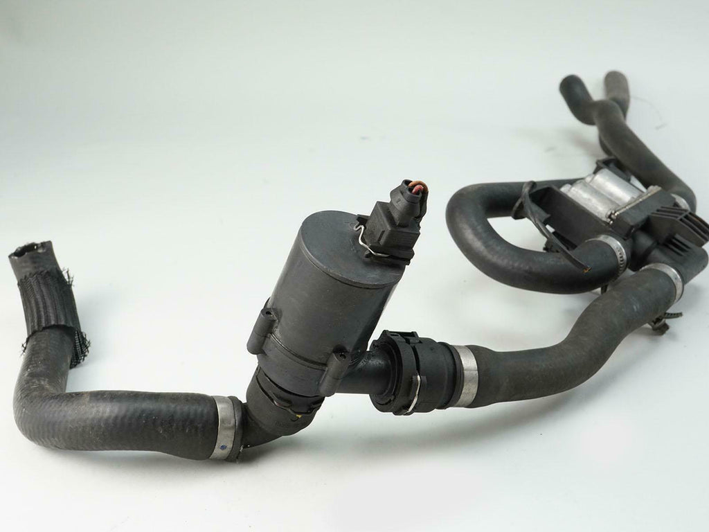  2007 - 2010 BMW X5 E70 4.8L RADIATOR WASHER COOLANT PUMP INLET HOSE 695592106, used