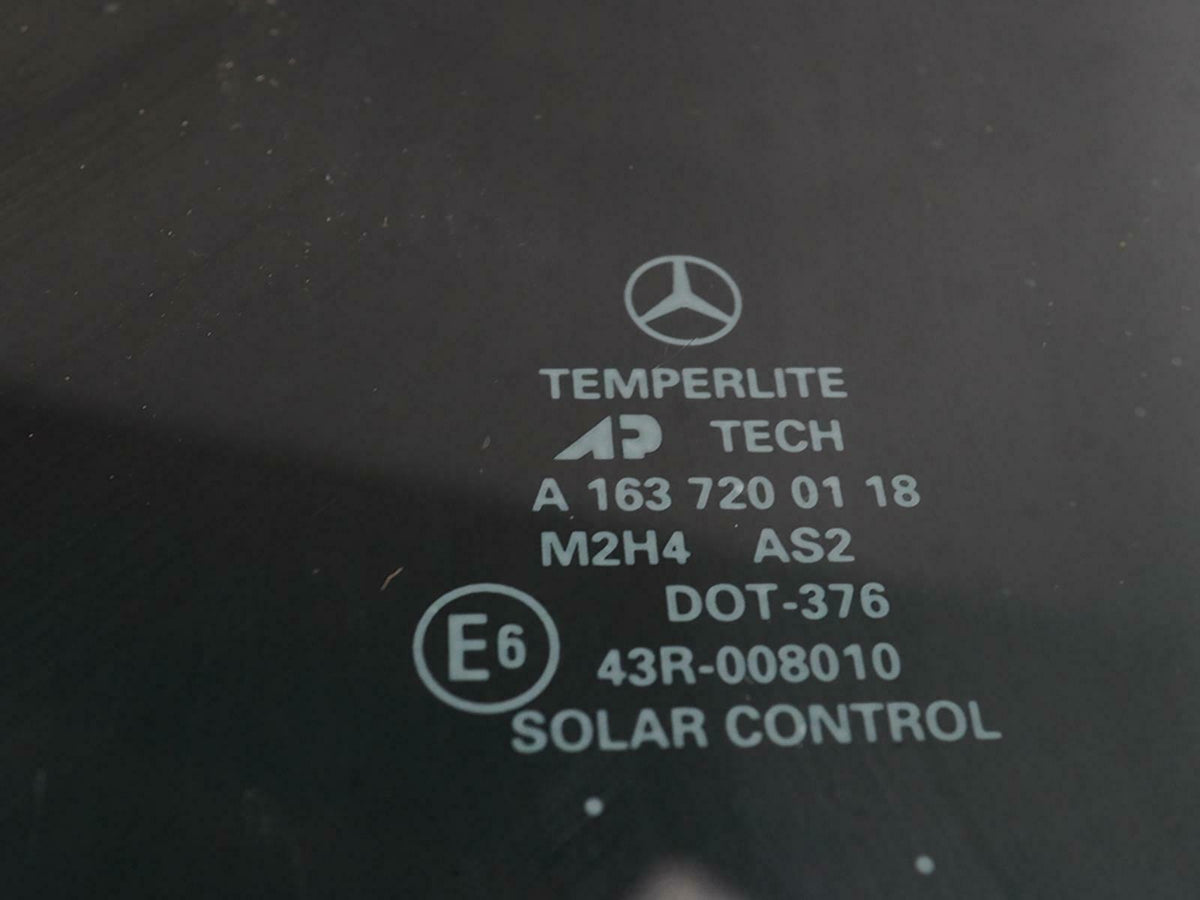 98-05 Mercedes ML500 ML320 W163 Door Window Glass Front Left 1637200318 OEM