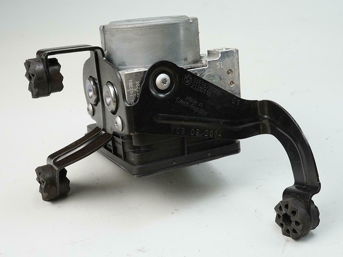 2012 - 2016 Bmw 3 Series F30 Abs Anti Lock Brake Pump Module 28515127213 OEM