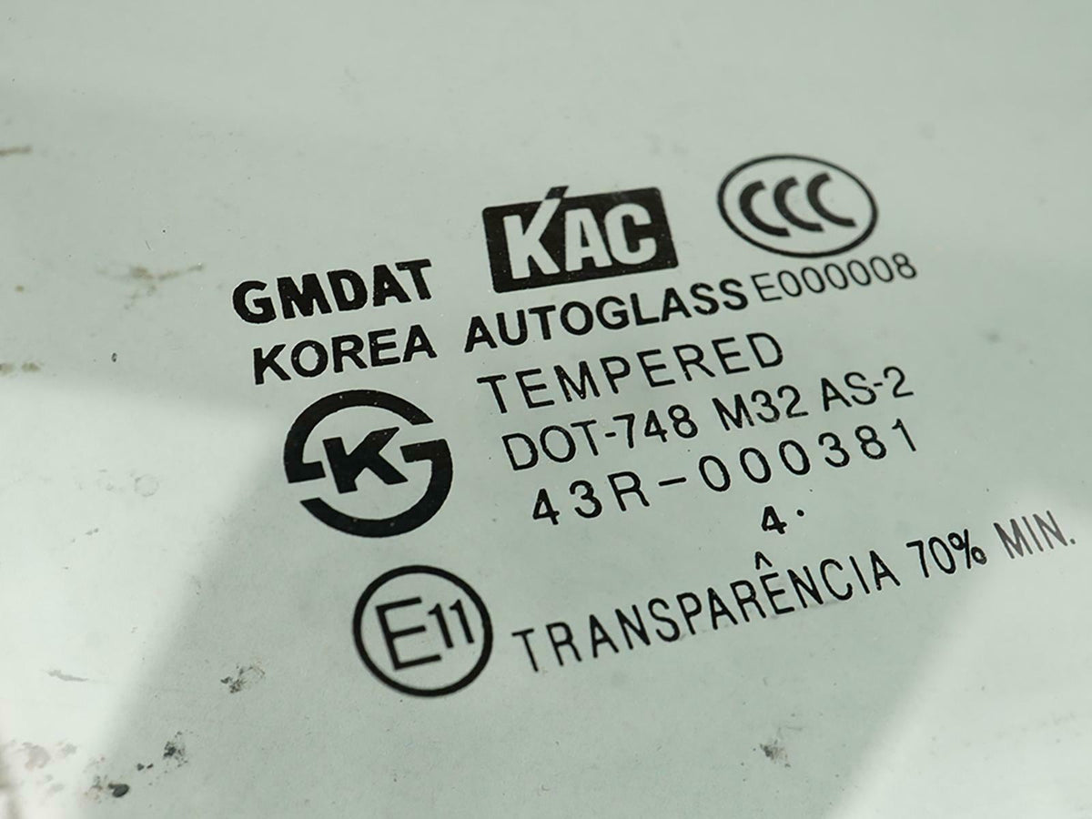 2004-2008 Suzuki Forenza Sedan Door Glass Window Rear Passenger 8450385Z00 OEM