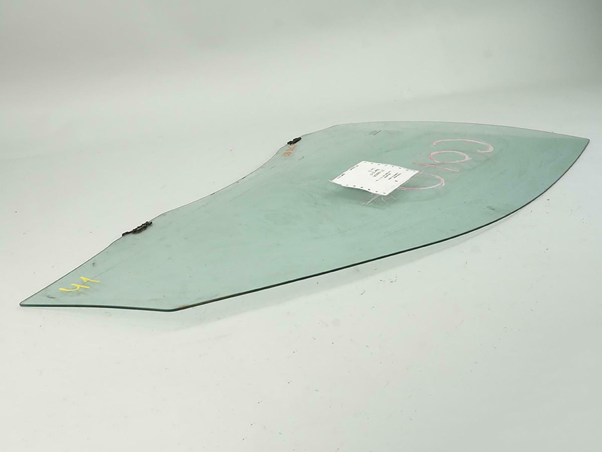 2003 - 2008 Toyota Matrix Wagon Door Window Glass Front Passenger 6810101040 OEM