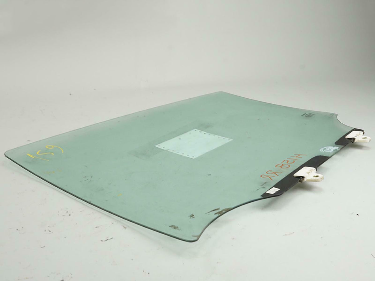 12-19 Nissan Versa N17 Sedan 4dr Door Window Glass Rear Right Side FD25261GT OEM