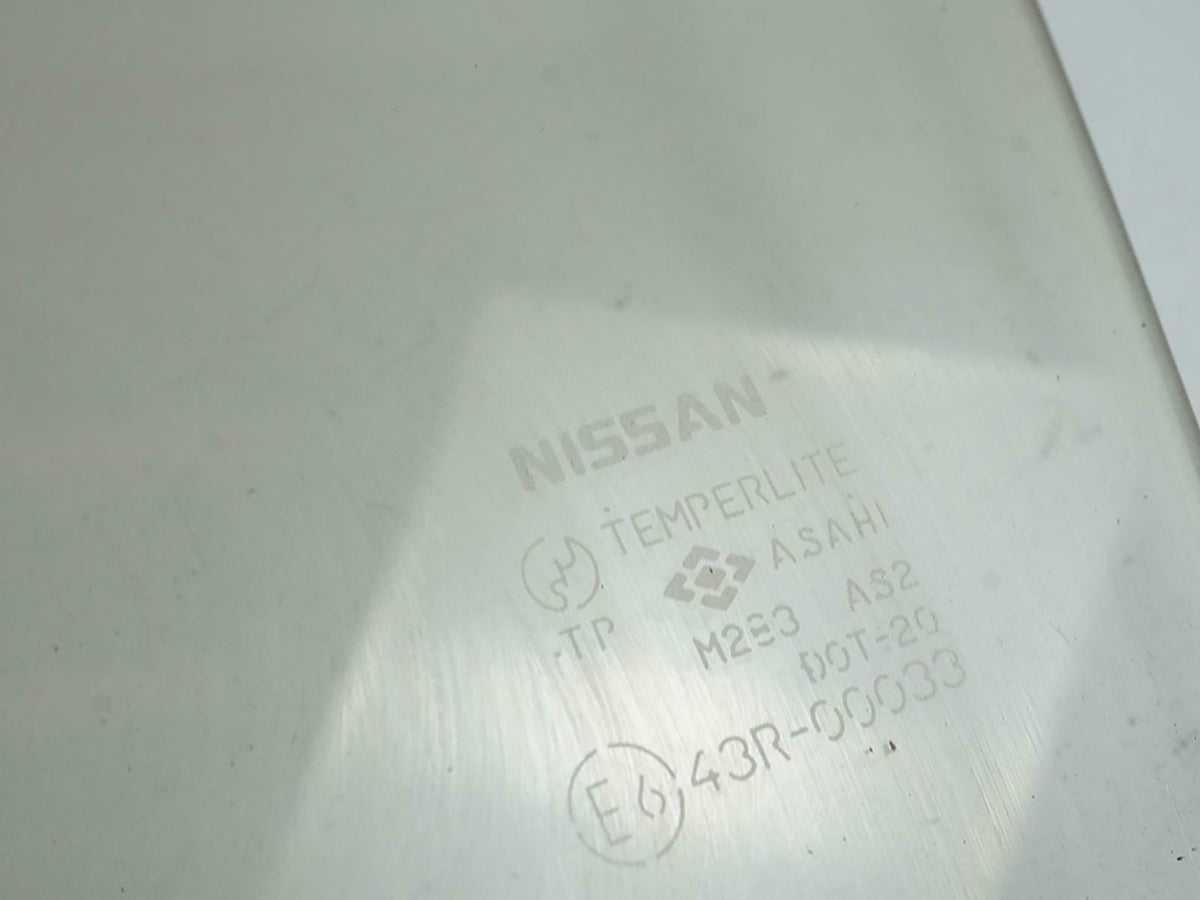 89-94 Nissan Maxima J30 Sedan 4DR Door Window Glass Front Left 8030089E10 OEM