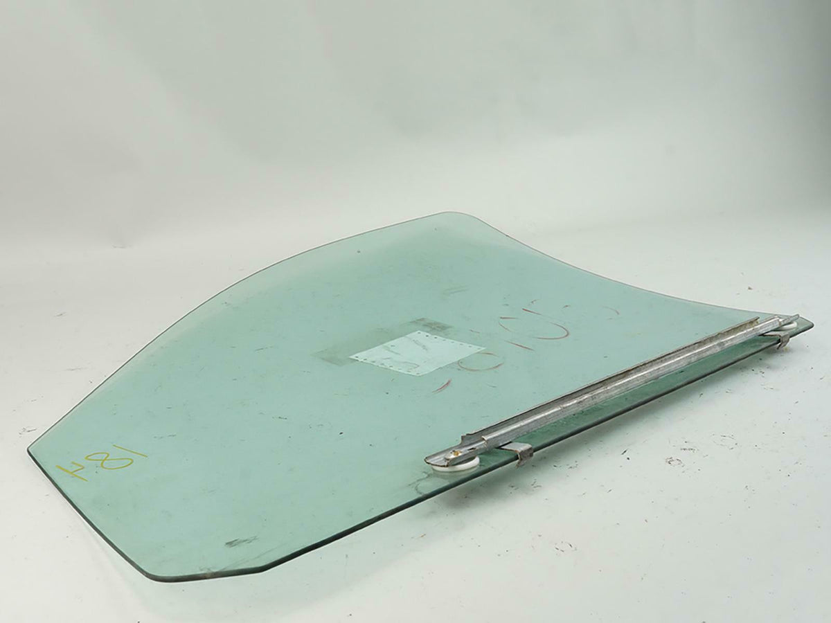 04-07 Ford Freestar Door Window Glass Front Passenger Side 3F2Z1621410AA OEM