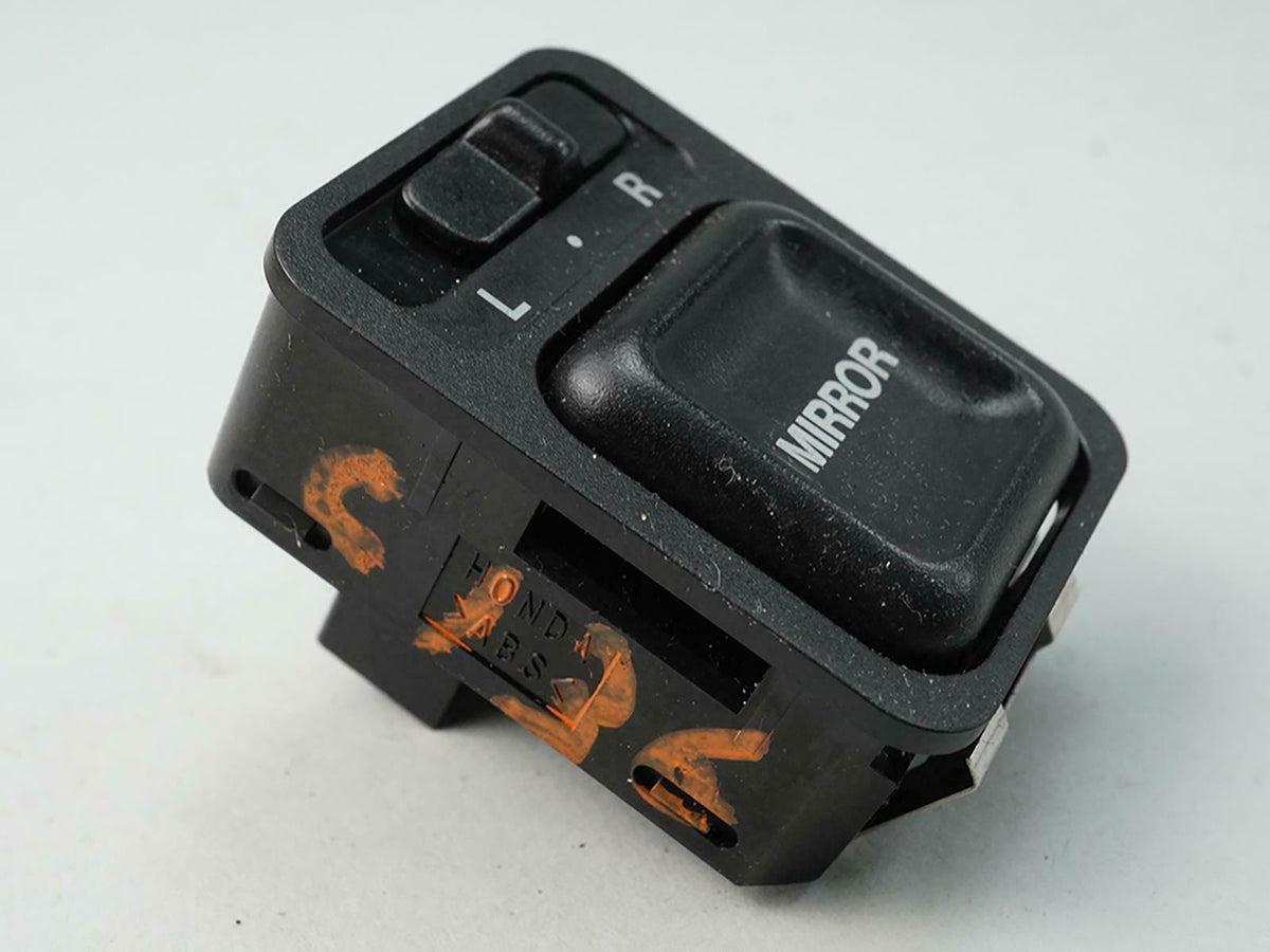 2002 - 2004 Isuzu Axiom Mirror Adjust Switch Control BuTTon Front Left OEM
