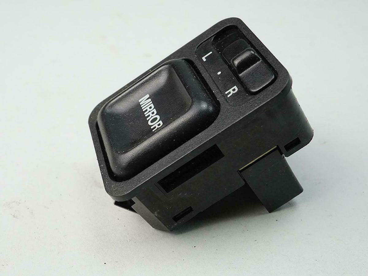 2002 - 2004 Isuzu Axiom Mirror Adjust Switch Control BuTTon Front Left OEM
