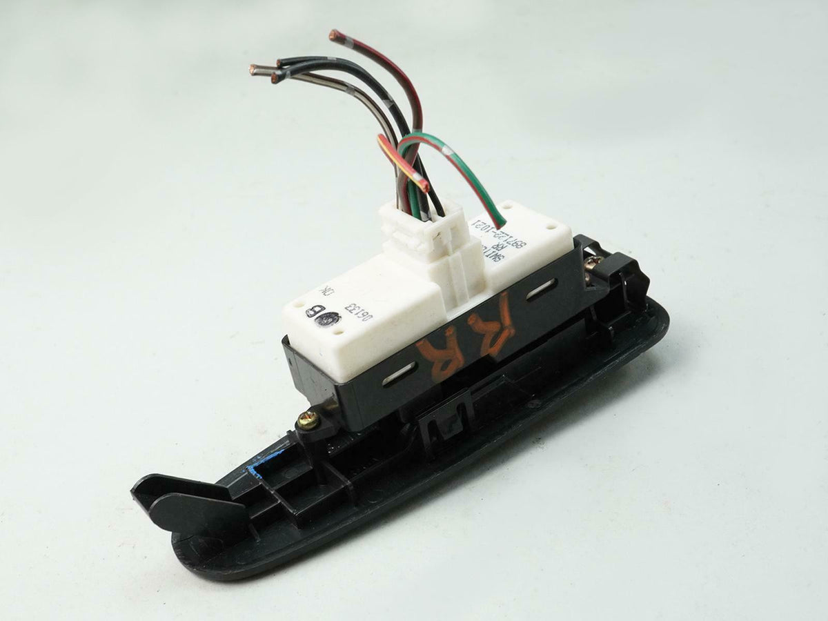 2002 - 2004 Isuzu Axiom Power Window Switch Control Passenger Rh Rear