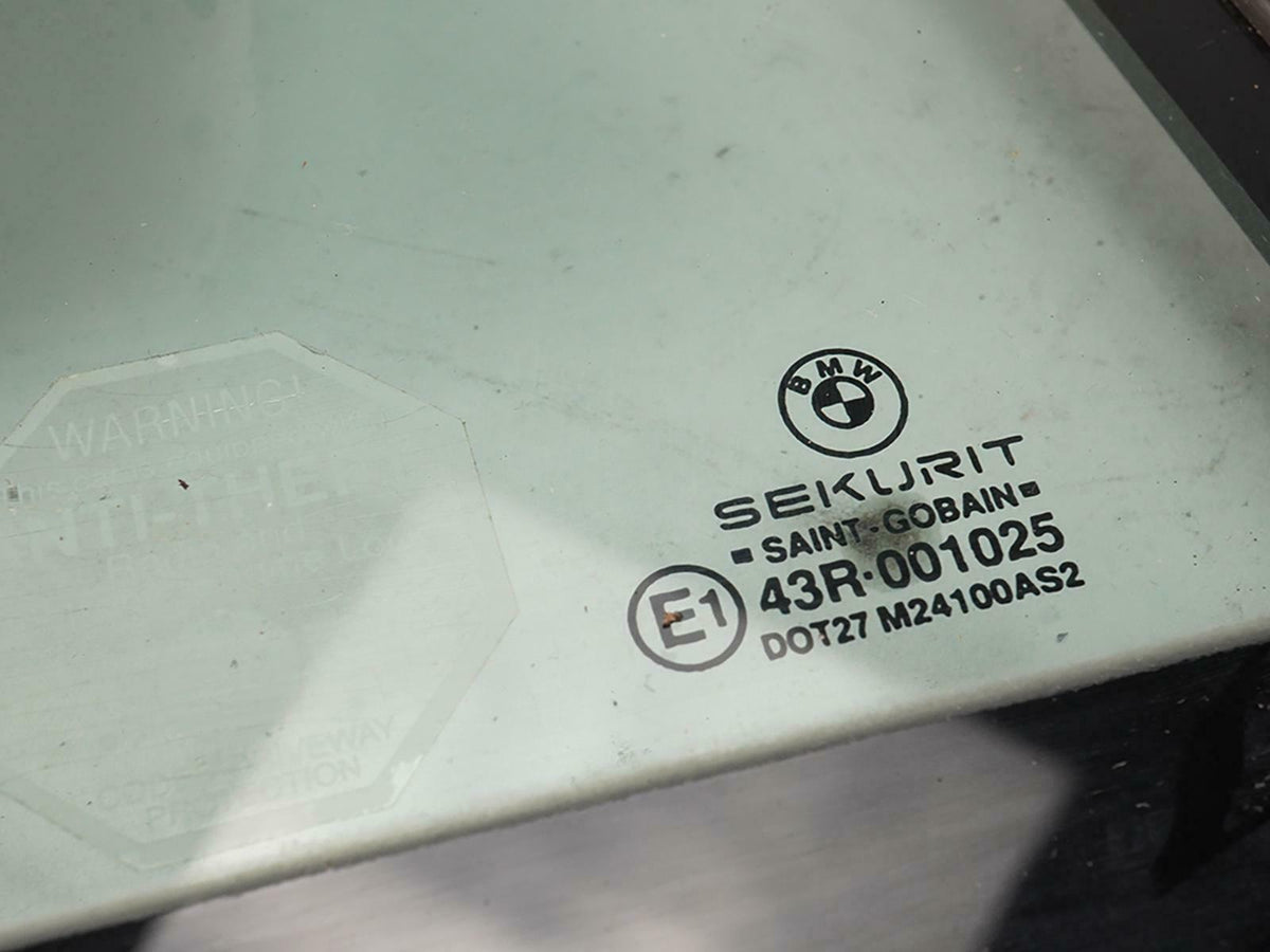 1998 - 2001 Bmw 7 Series E38 Window Glass Door Vent Rear Passenger Right OEM