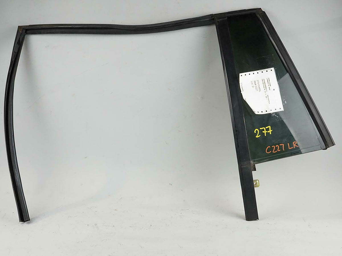 2004 - 2008 Chrysler Pacifica Door Vent Glass Window Rear Left DV10441YPN OEM