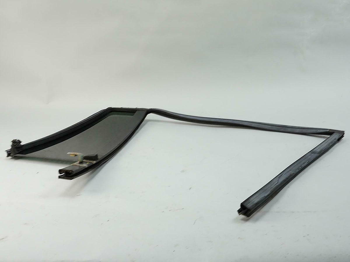 2004 - 2008 Chrysler Pacifica Door Vent Glass Window Rear Left DV10441YPN OEM