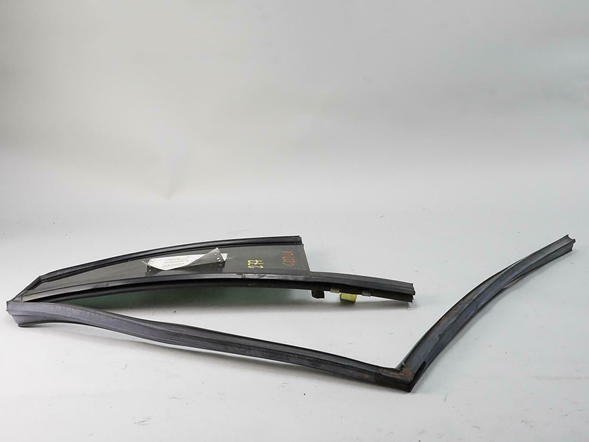 2004 - 2008 Chrysler Pacifica Door Vent Glass Window Rear Left DV10441YPN OEM