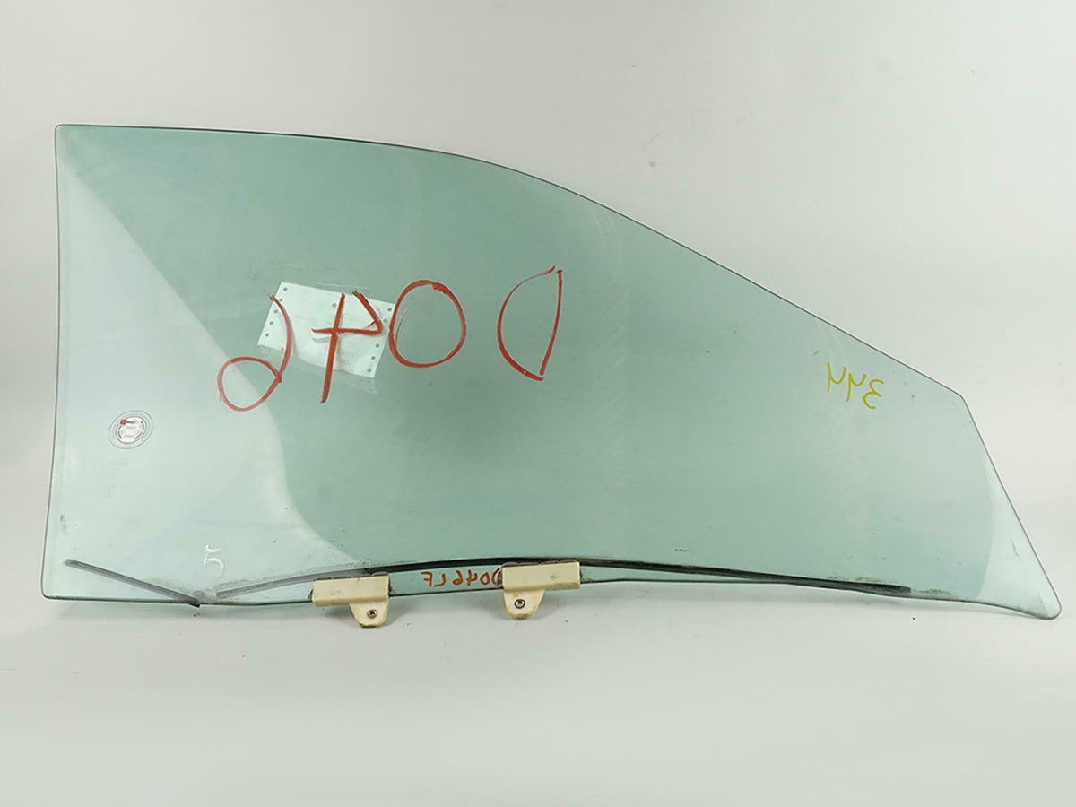 00-01 Nissan Maxima A33B Sedan 4dr Door Glass Window Front Left 803012Y963 OEM