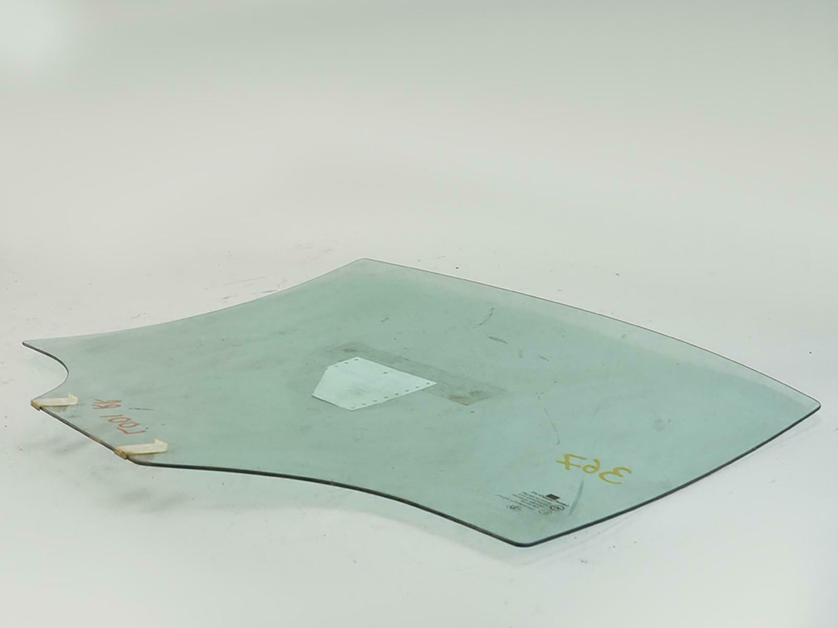 04-06 Suzuki Verona Sedan 4dr Door Glass Window Rear Right Side 8450386Z10 OEM