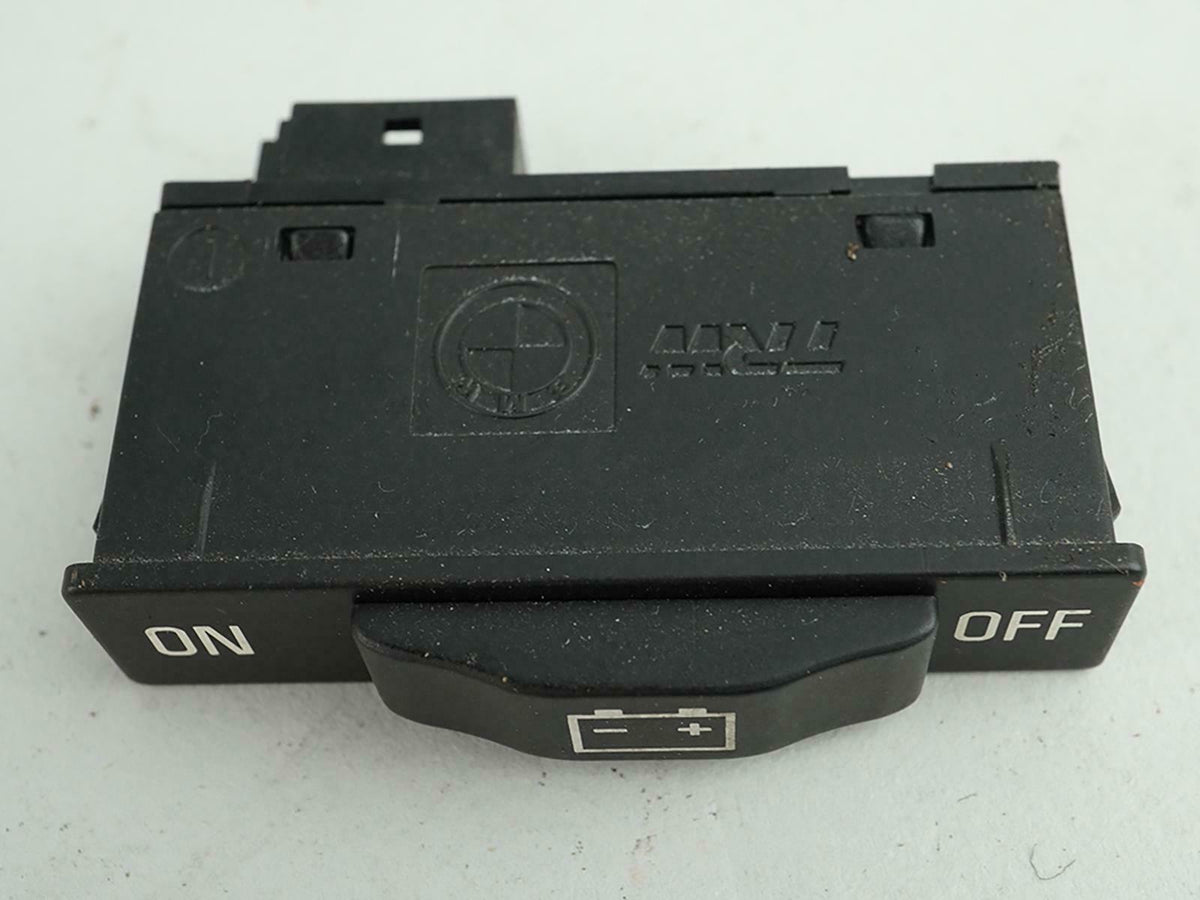 2006 - 2008 Bmw 7 Series E65 BaTTery Distribution Power Switch 61318379594 OEM