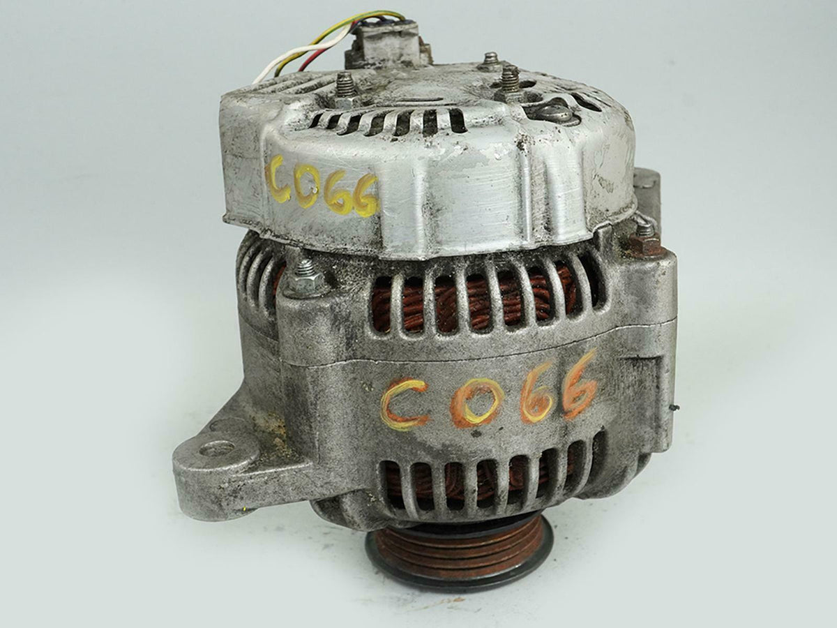 96-97 Toyota 4Runner 3.5 Liter AT 4WD Alternator Generator Engine Unit Front OEM