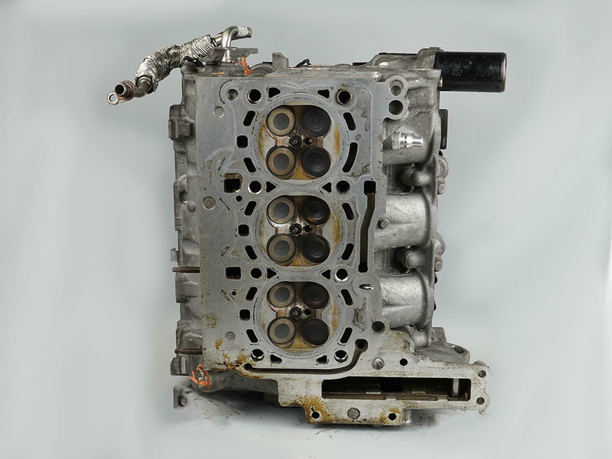 04 - 07 BMW 5 Series E60 525I 2.5L Cylinder Head Valve Cover 8678432 OEM