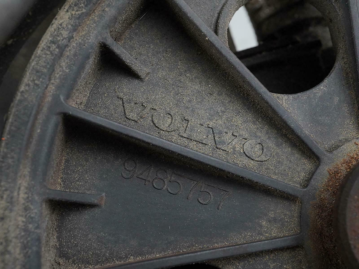 00 - 04 Volvo 40 Series Power Pump Motor Pulley 7611332112 Front OEM