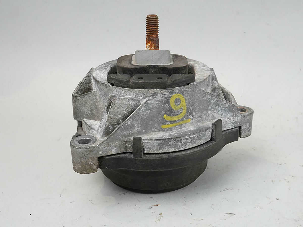 2014 - 2016 Bmw 4 Series F32 Engine Mount Passenger Right Side Rh 685618401 OEM