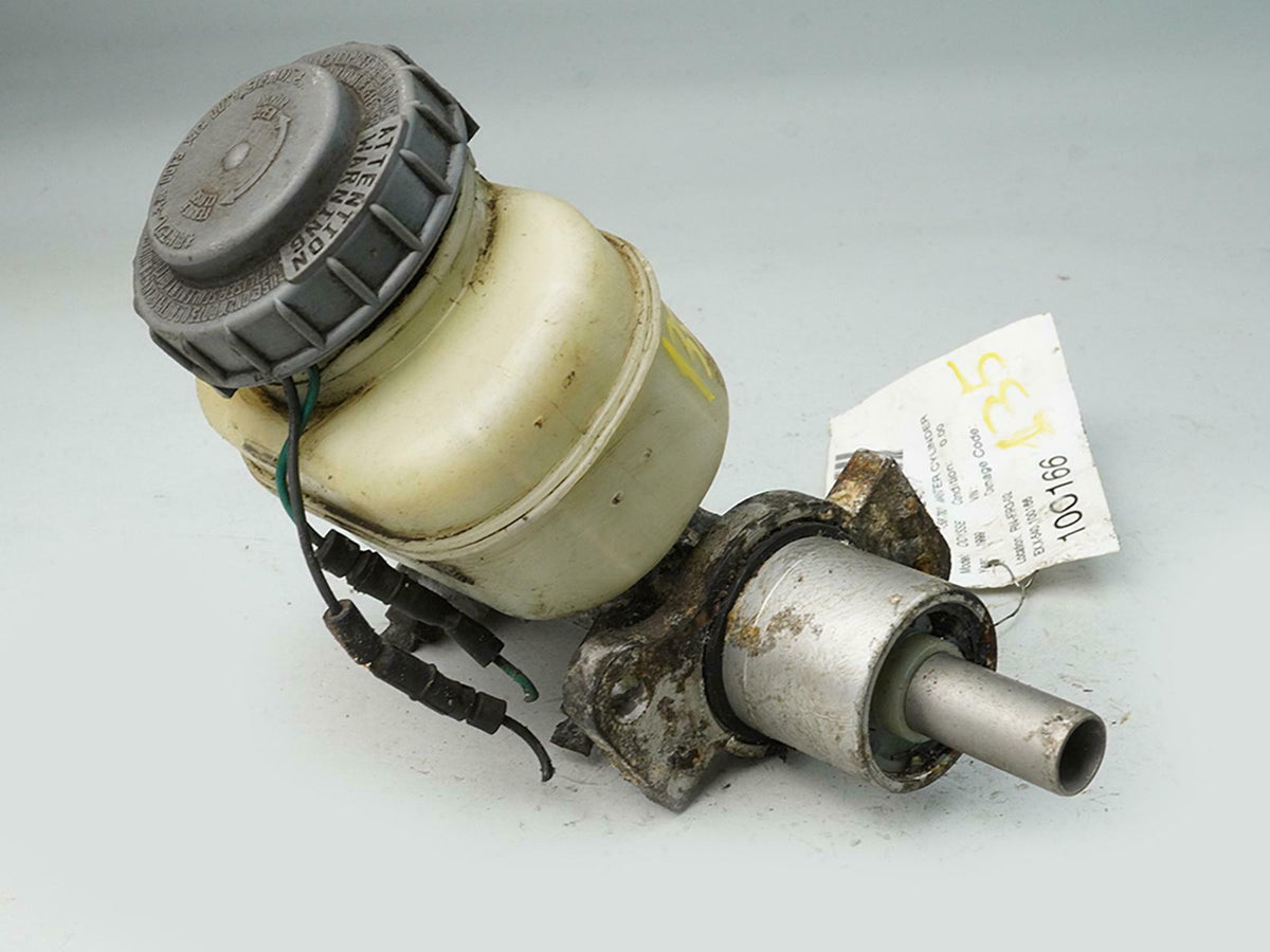 99-04 Honda Odyssey EX 3.5 Liter AT Brake Master Cylinder W Reservoir OEM