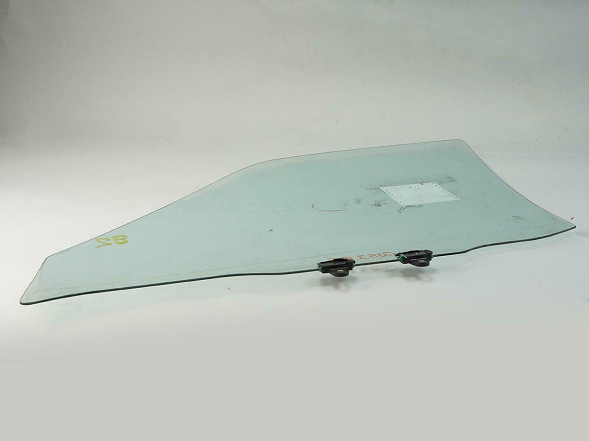 1996 - 2004 Nissan Pathfinder Door Glass Window Front Passenger 803000W200 OEM