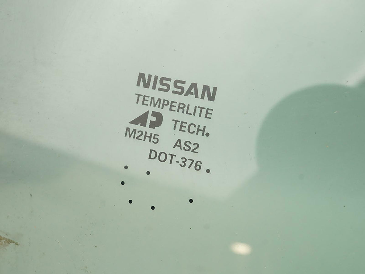 2004 - 2009 Nissan Quest Van Door Glass Window Front Passenger 803005Z000 OEM
