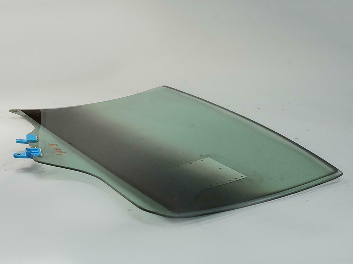 2002 - 2006 Nissan Altima Sedan Door Window Glass Tint Passenger 823008J000 OEM