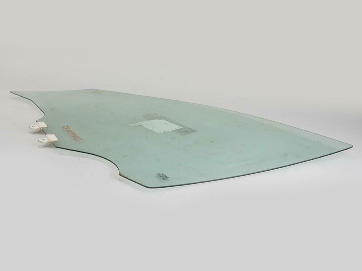 2007 - 2012 Nissan Versa Hatchback Door Window Glass Front Right 80300EL000 OEM