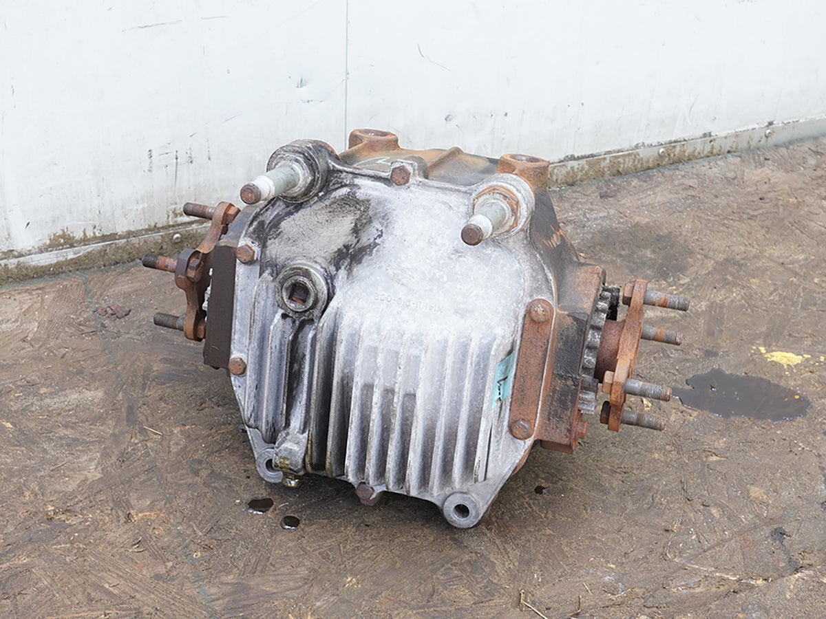 98-02 Jaguar XK8 X100 Rear Differential Carrier C14HU-004-003 OEM 440-58895