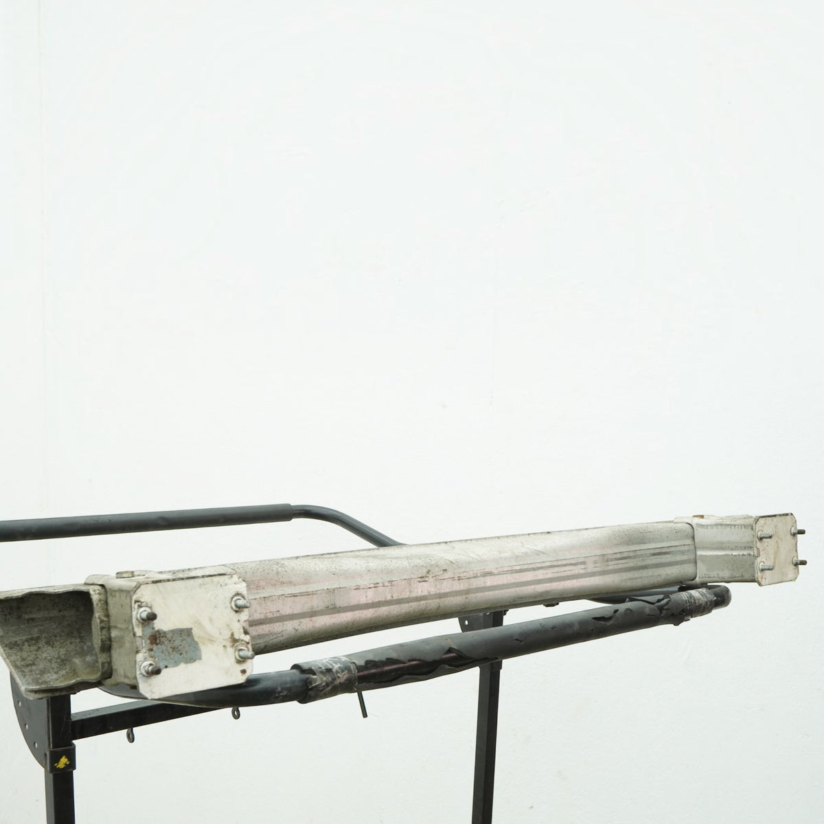 03-12 Mercedes SL500 SL550 R230 Reinforcement Bar Bumper Rear A2306100320 OEM
