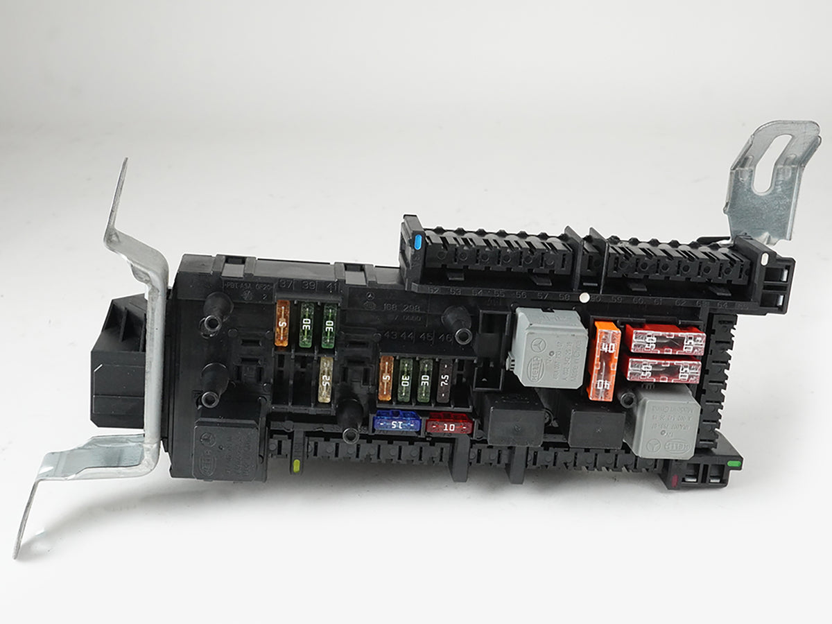 2010 - 2013 Mercedes Benz E Class W212 Sam Fuse Relay Box Control Module OEM