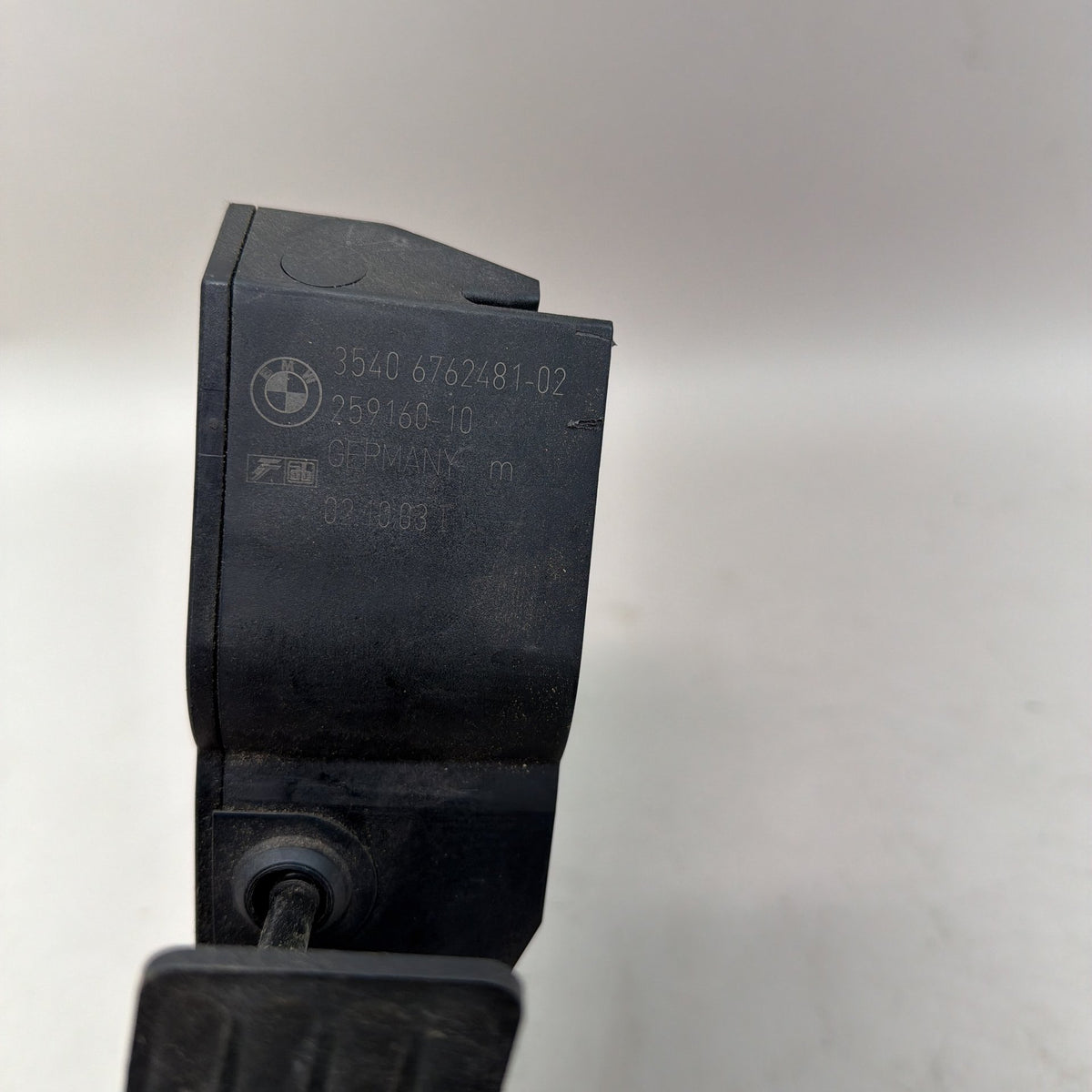 99-06 BMW 325i 330i 323i M3 E46 Coupe Accelerator Gas Pedal Assembly OEM