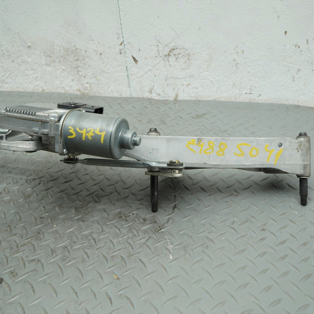 14-17 Mercedes S550 S400 S600 S63 Wiper Linkage A2228200142 OEM