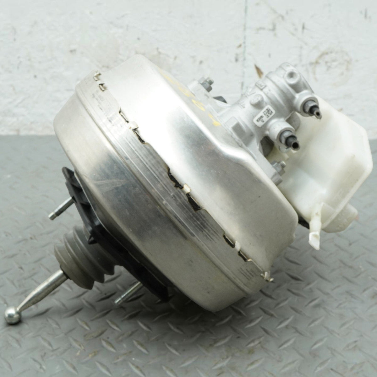 17-20 BMW 530i 540i G30 Power Brake Booster Master Cylinder Tank 6881093 OEM