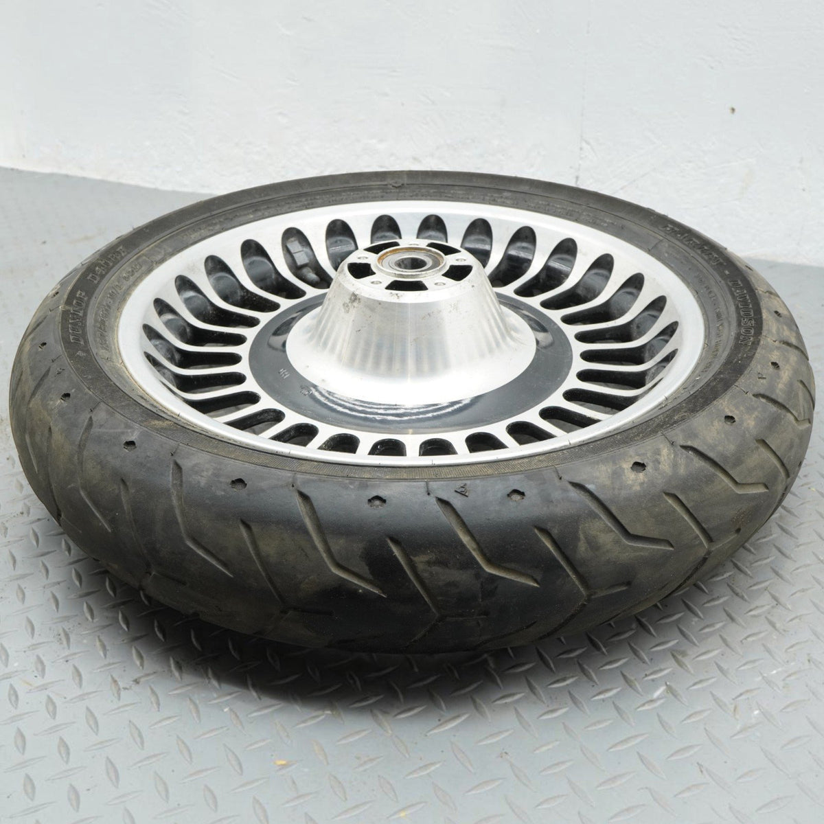 2006-2012 Harley-Davidson FLHTC Electra Size 17 Front Wheel Rim W/ Tire 43300161
