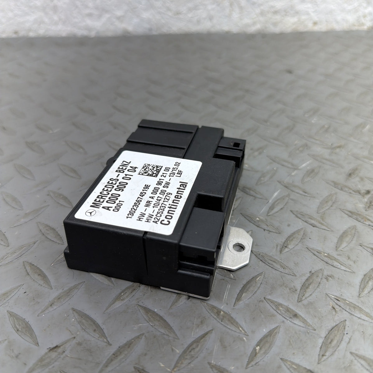 13-16 Mercedes GL450 GL550 GL63 X166 Fuel Pump Control Module 0009000104 OEM